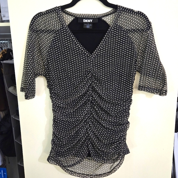 DKNY top small like new - Picture 1 of 4